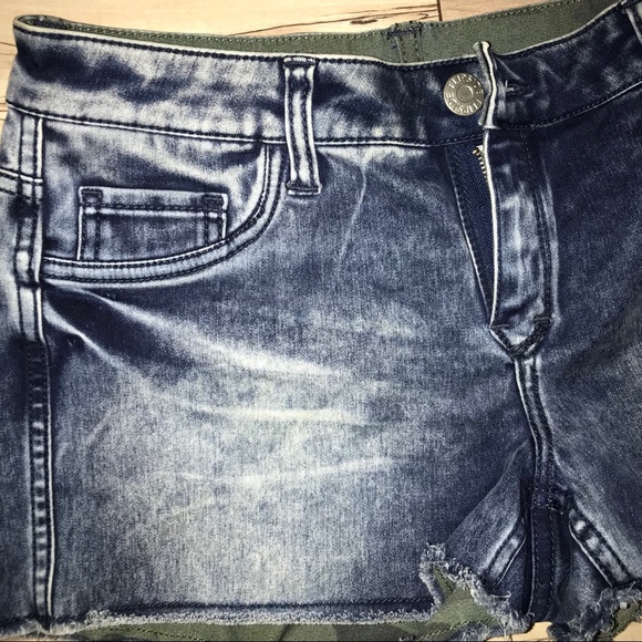 Reversible Denim/Camo Shorts size 6 - Picture 5 of 7